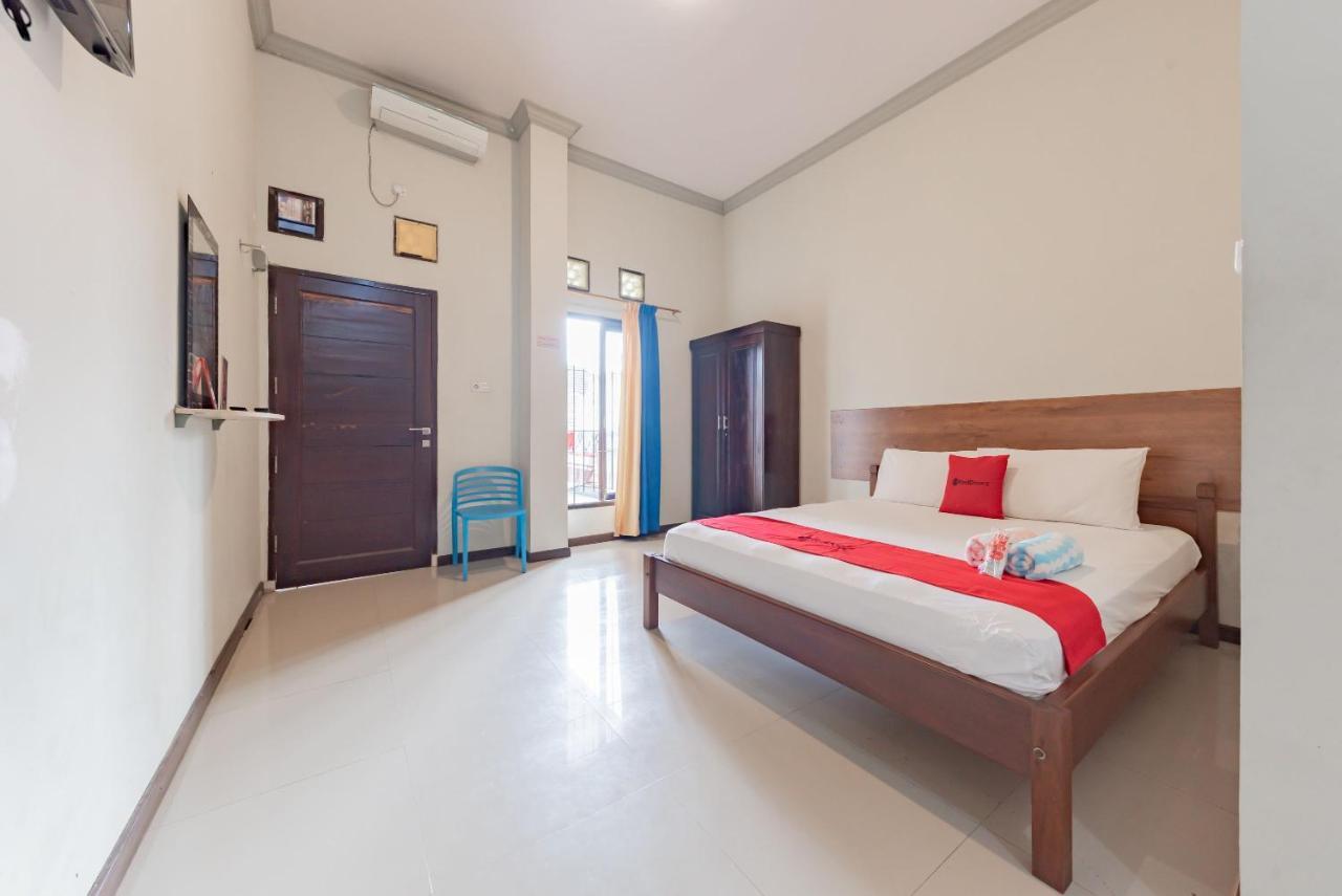 Hotel Reddoorz Near Gor Sempaja Samarinda Exterior foto