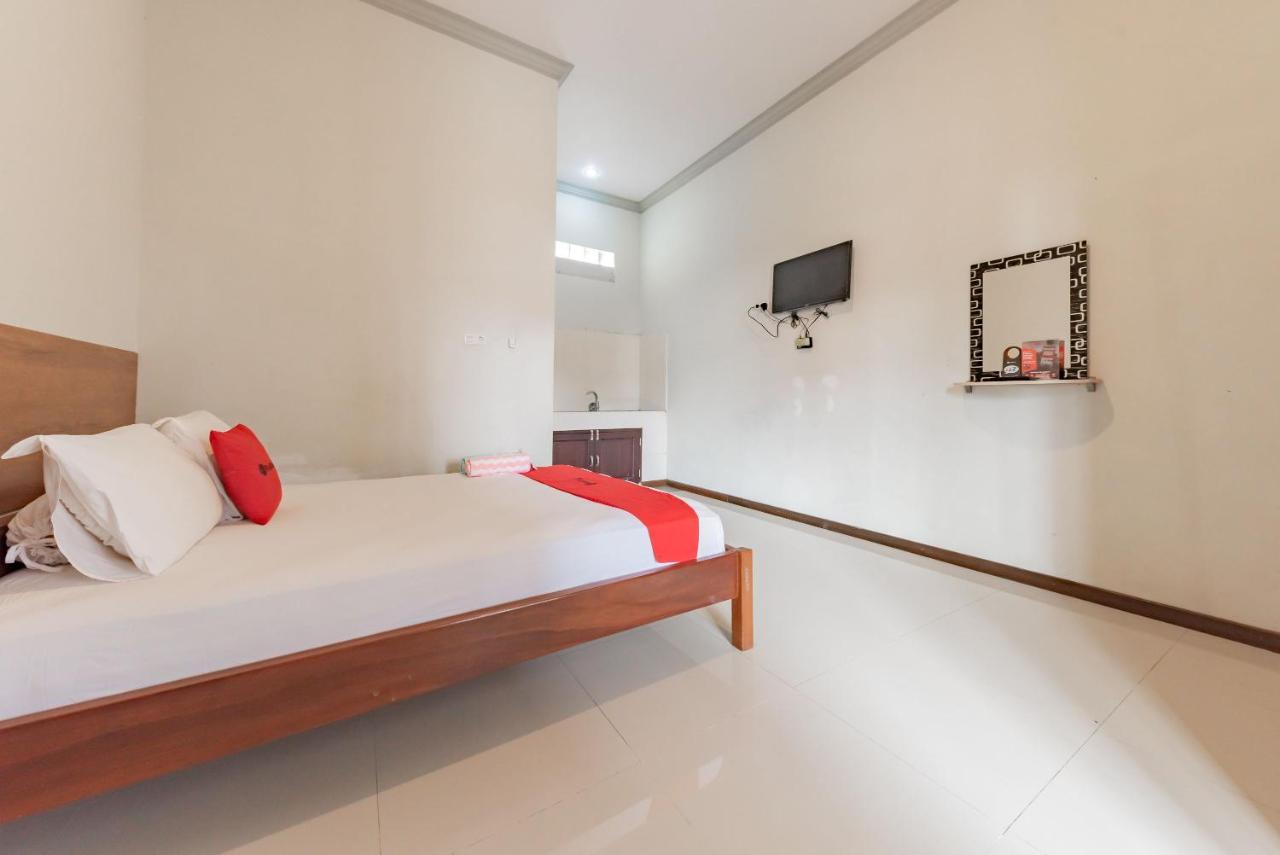 Hotel Reddoorz Near Gor Sempaja Samarinda Exterior foto